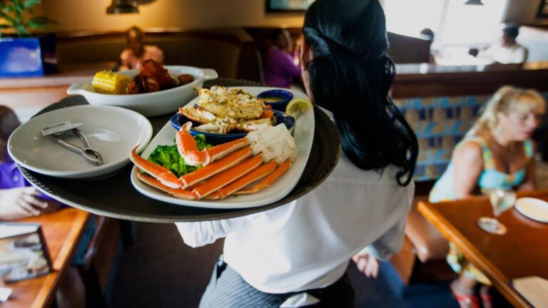 Iconic seafood chain brings back controversial deal amid closures
